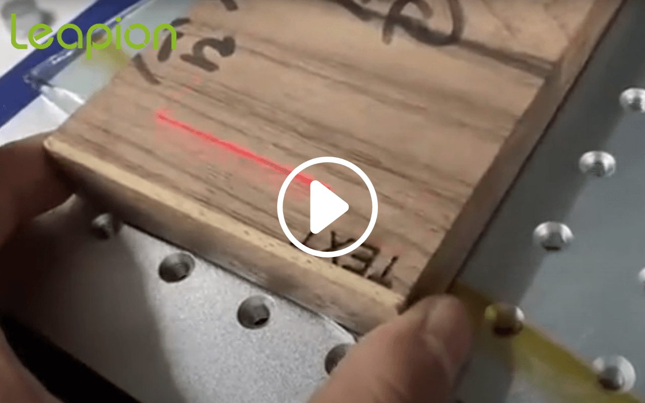 Como a máquina de laser gravura madeira com alta precisão