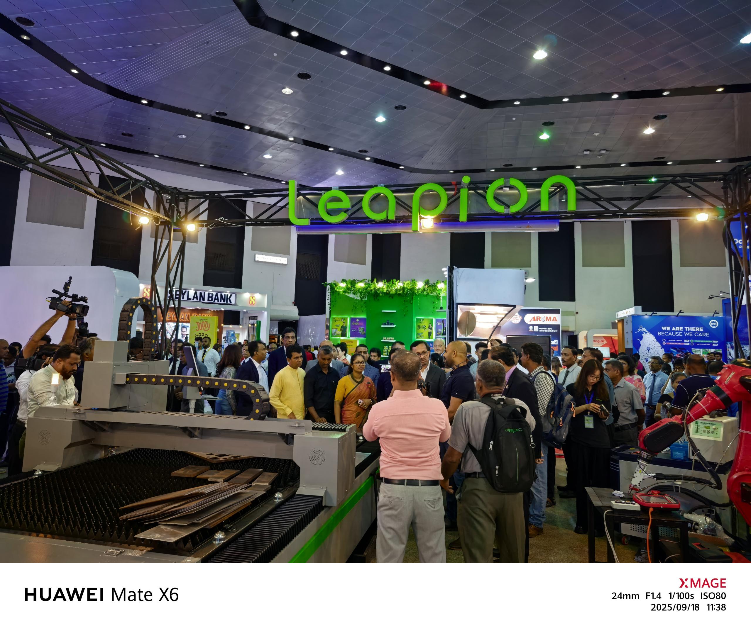 A exposição do Sri Lanka está movimentada com atividade