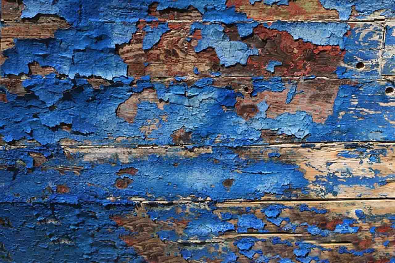 Tinta gasta na madeira