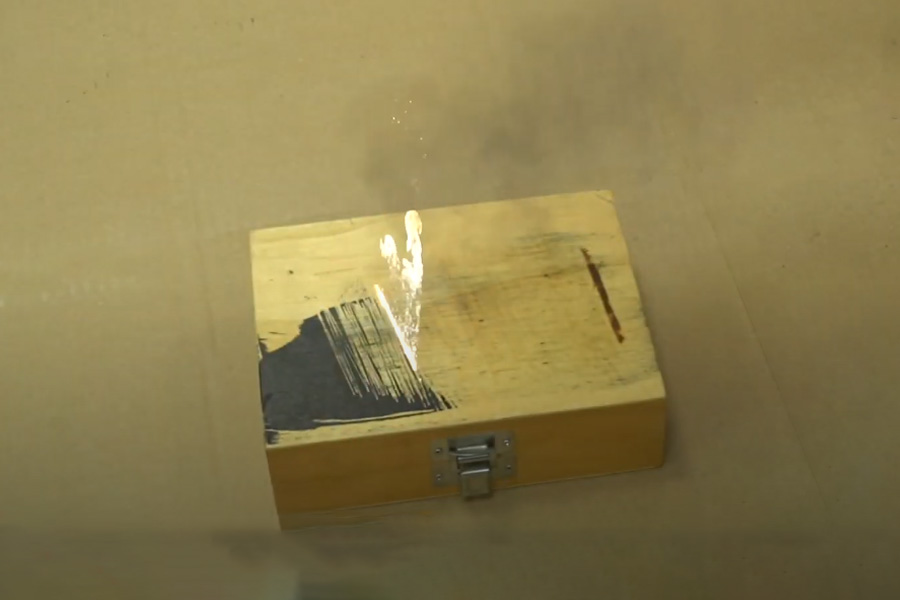 limpeza a laser de madeira