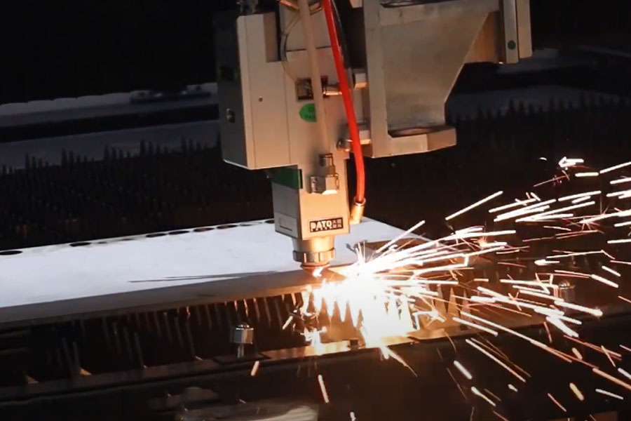 corte de metal a laser vs plasma