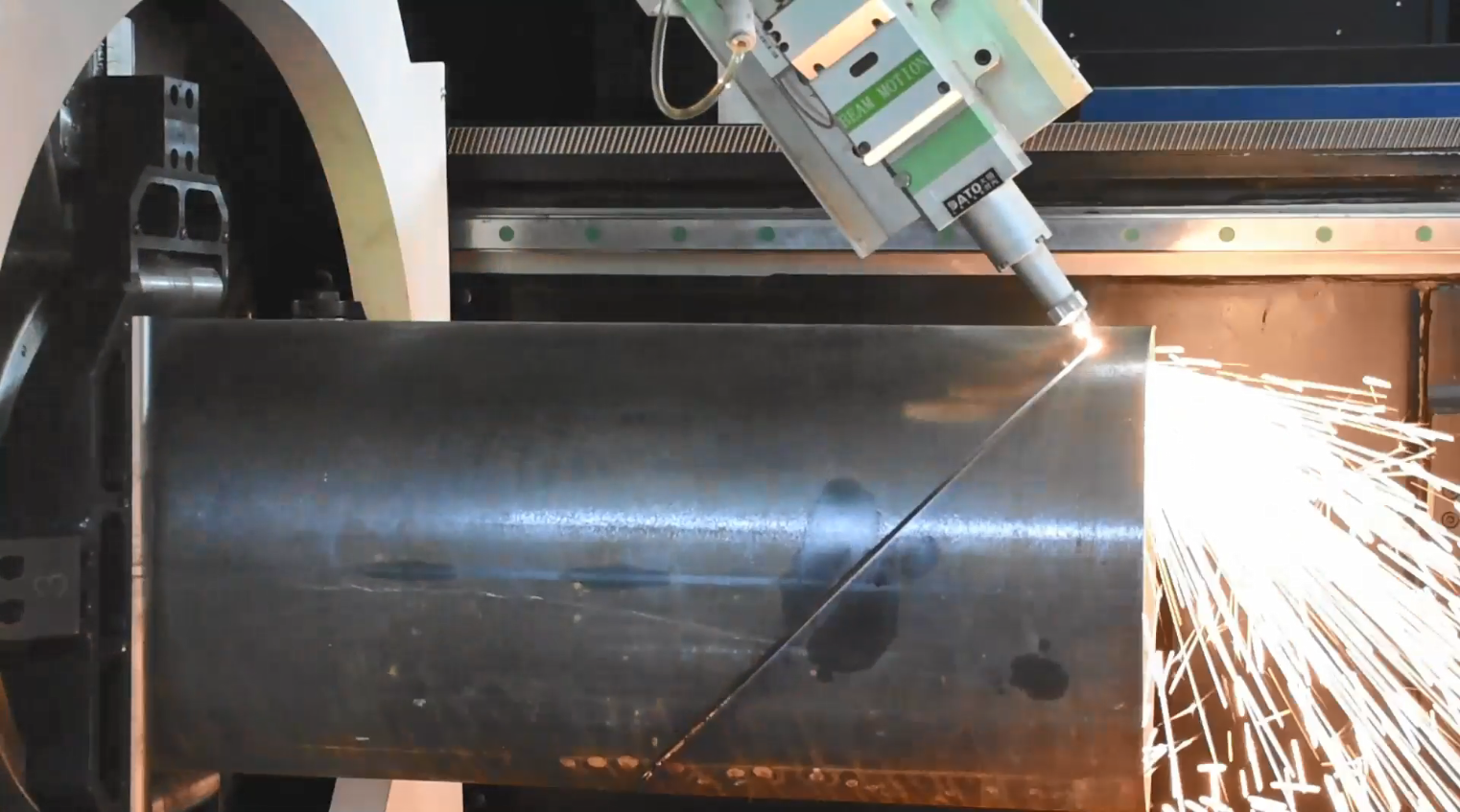 Como escolher a máquina de corte a laser de fibra certa para suas necessidades