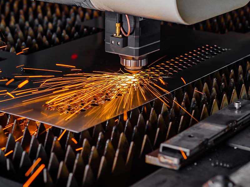 Como usar uma máquina de corte a laser de fibra: um guia para iniciantes
