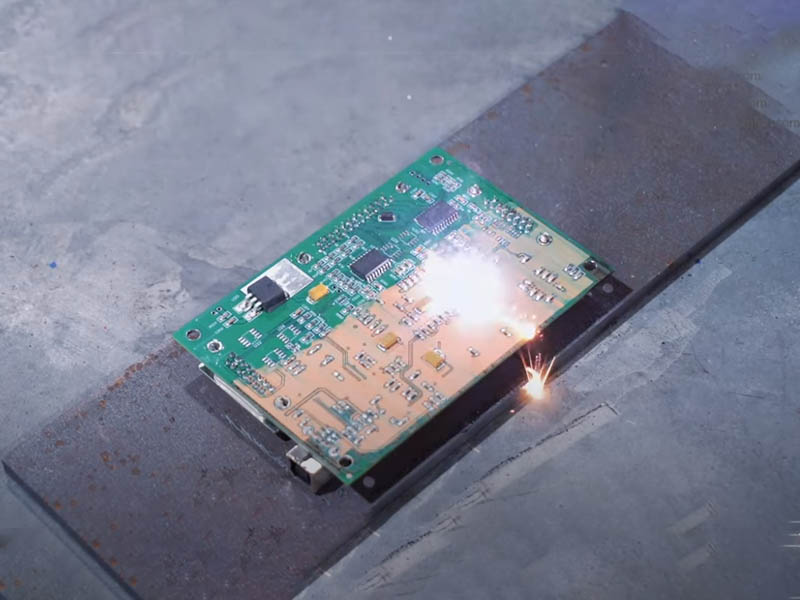 Limpeza a laser de componentes de precis&atilde;o